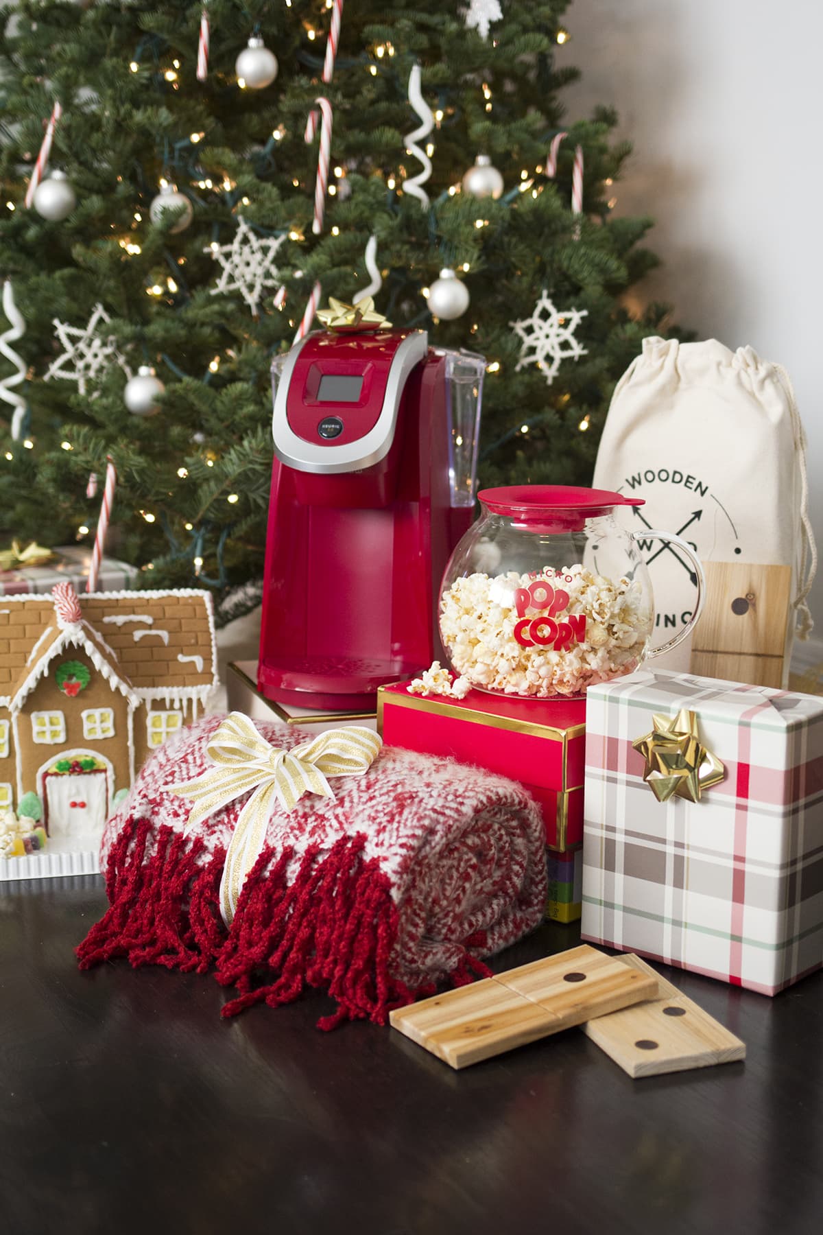 Gift Guide: Gifts for the Family - Freutcake