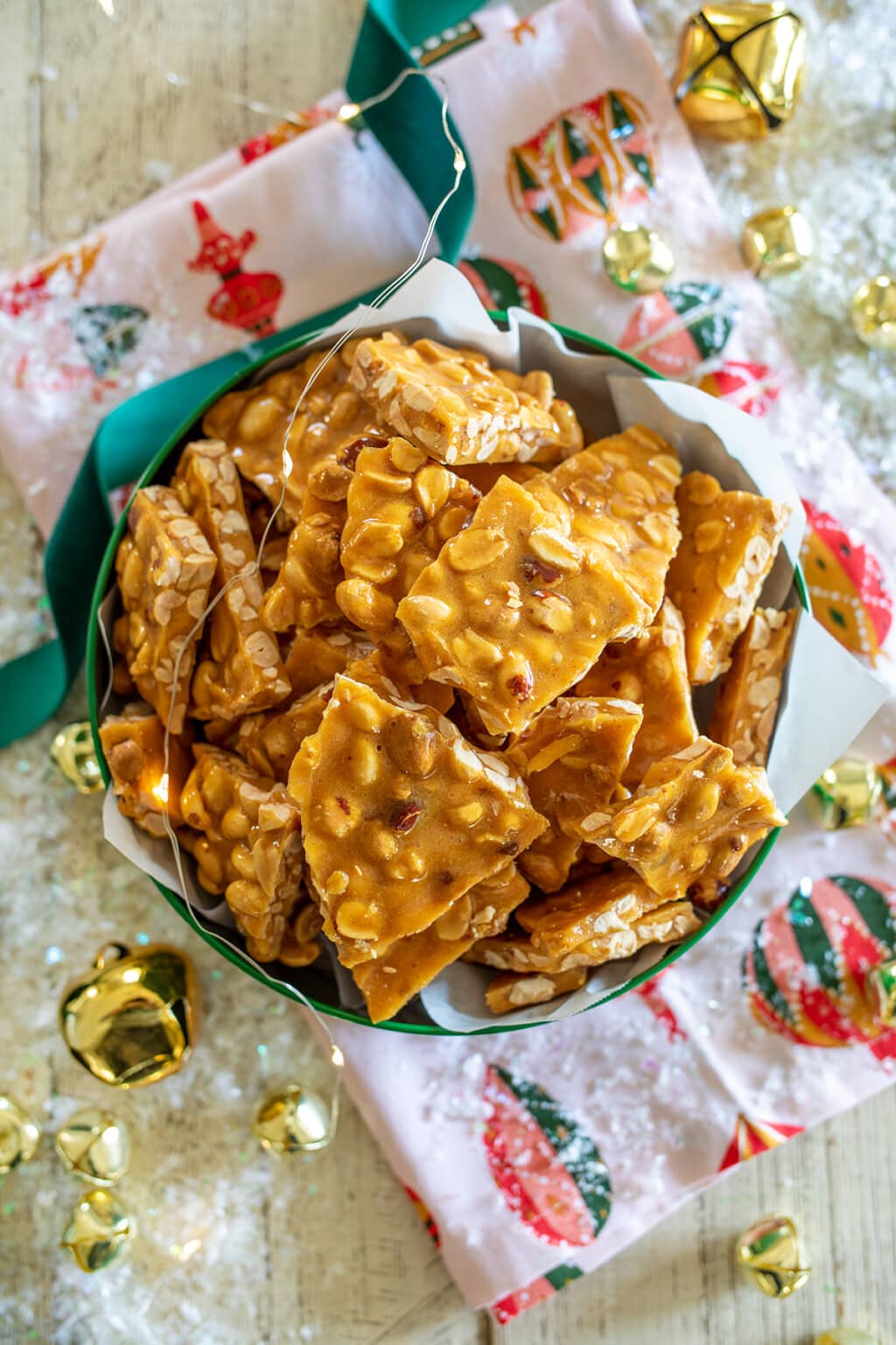 Easy Homemade Peanut Brittle (no candy thermometer!) • Freutcake