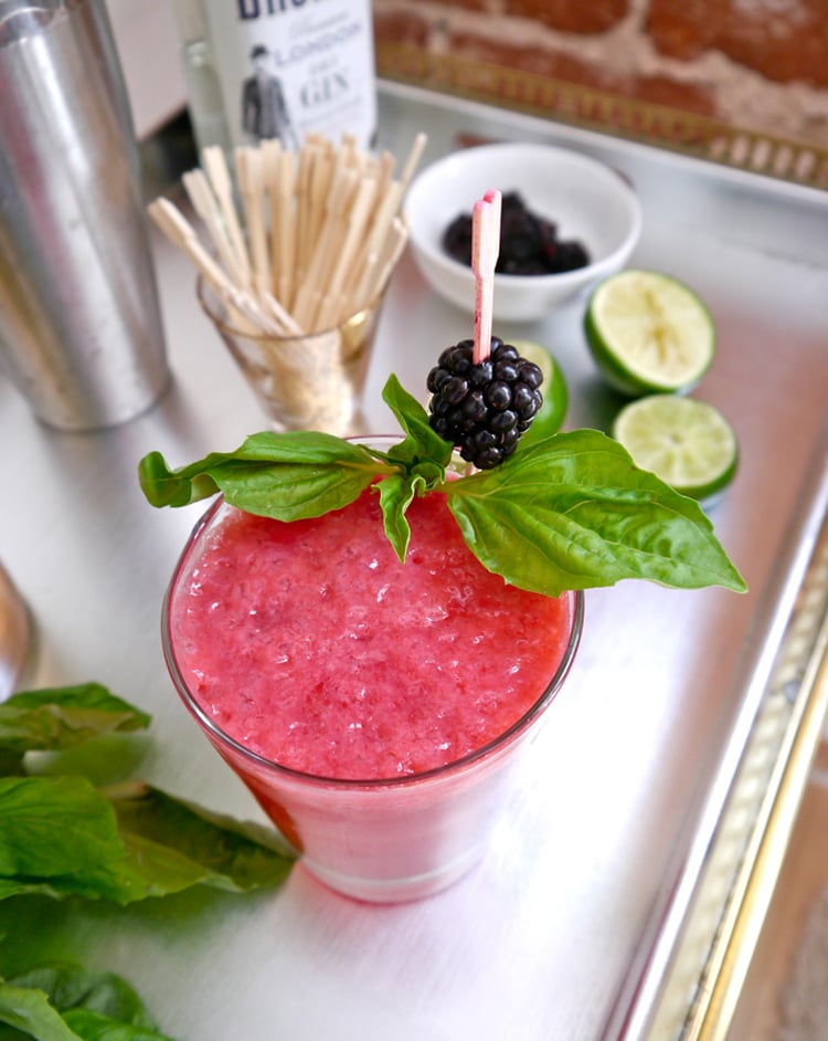 Blackberry-Gin-Fizz-3