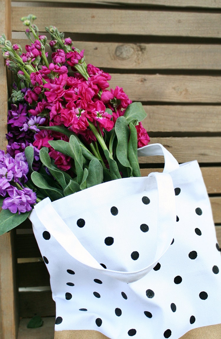 DIY-Painted-Totes