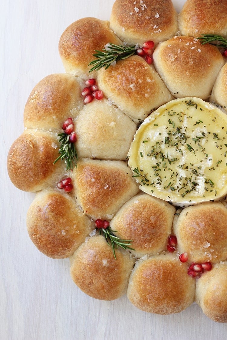 Baked Camembert Bread Wreath