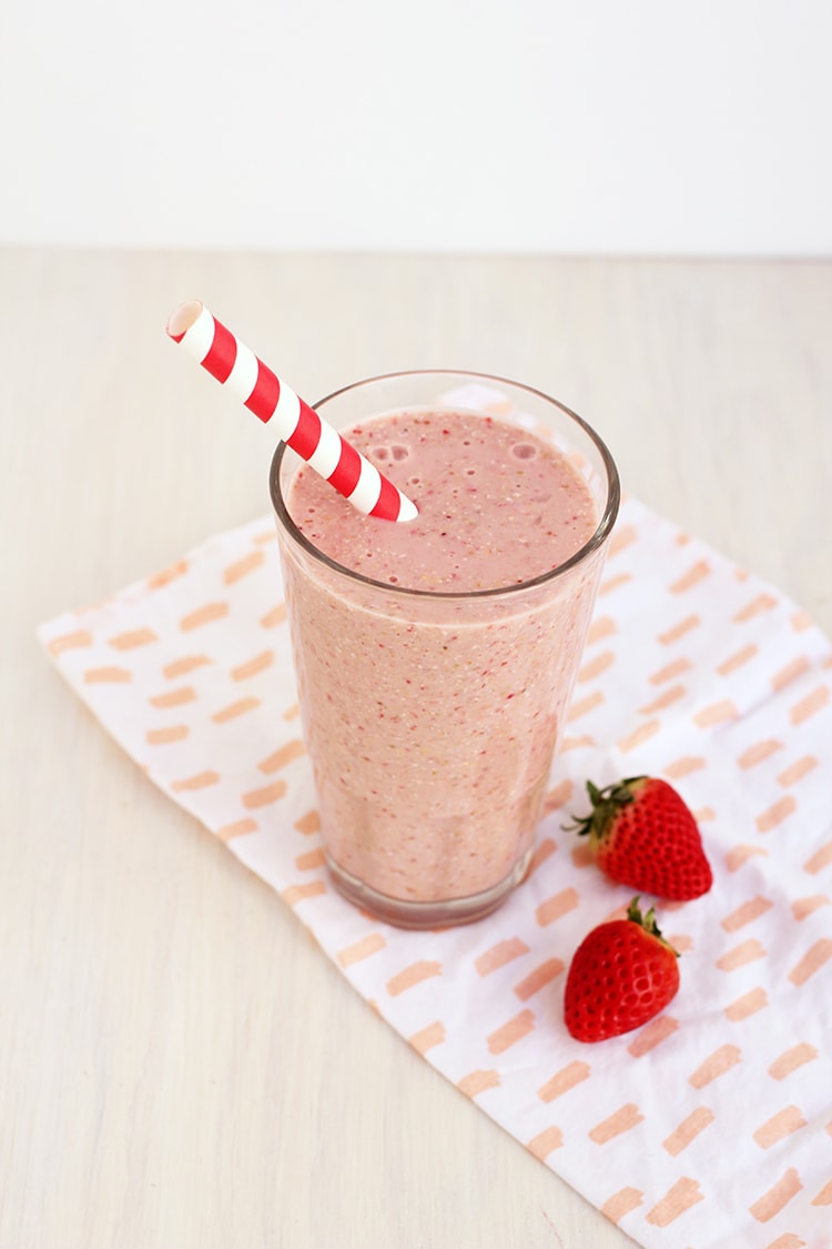 Strawberry Oatmeal Smoothie