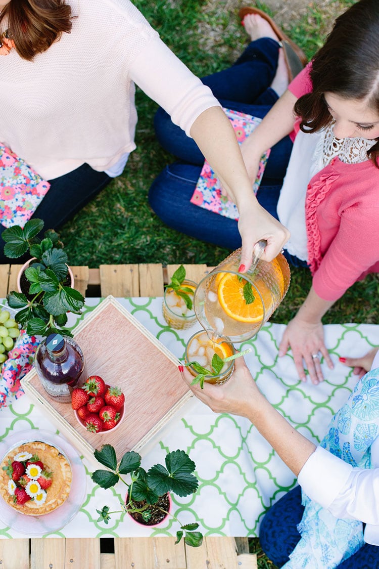 Backyard Mothers Day Picnic