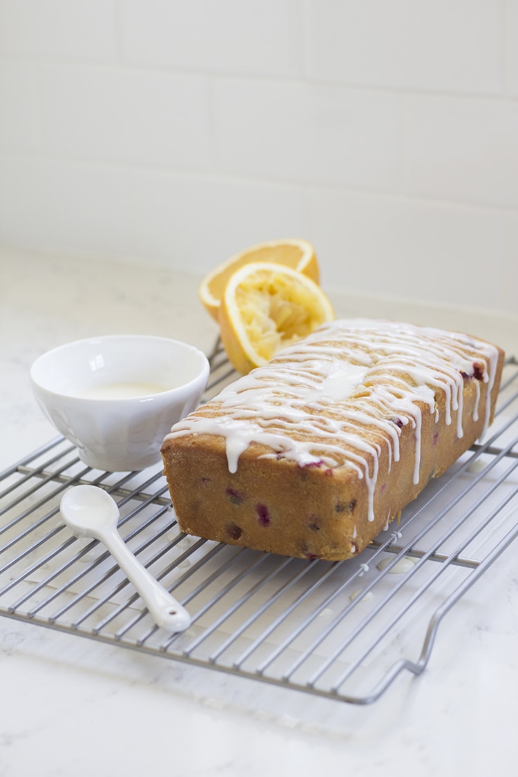 https://www.freutcake.com/wp-content/uploads/2015/11/Cranberry-Orange-Pound-Cake-1.jpg