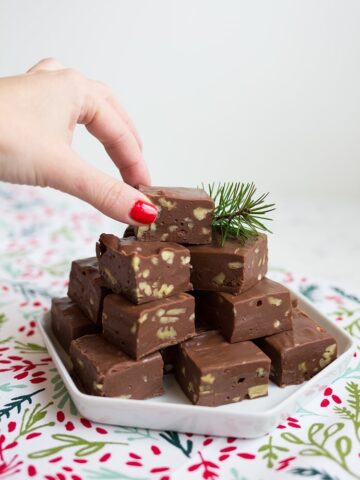 Easy Chocolate Pecan Fudge