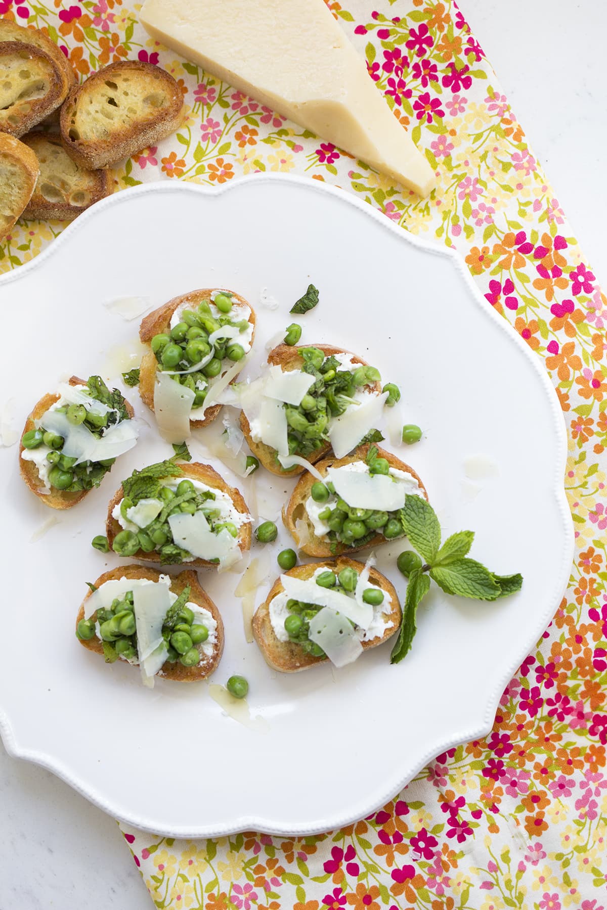 Sweet pea and ricotta crostini recipe