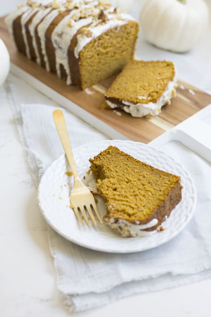 Pumpkin Bread with Maple Butter Icing • Freutcake