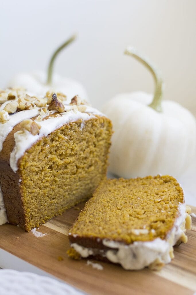 Pumpkin Bread with Maple Butter Icing • Freutcake