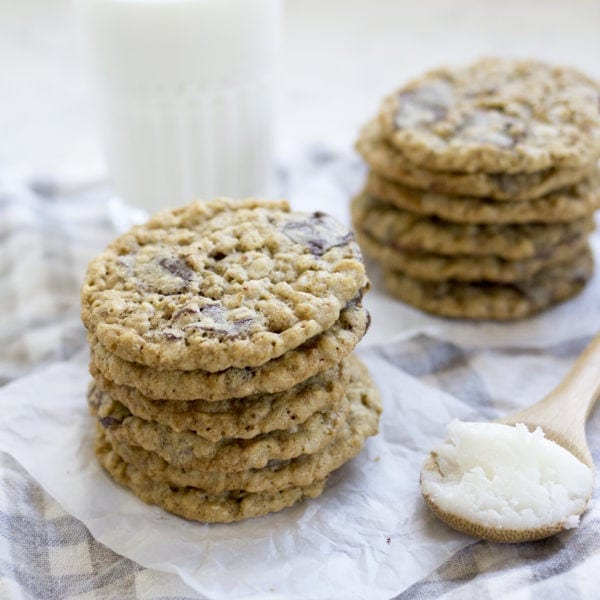 Coconut Oil Dark Chocolate Chunk Oatmeal Cookies • Freutcake