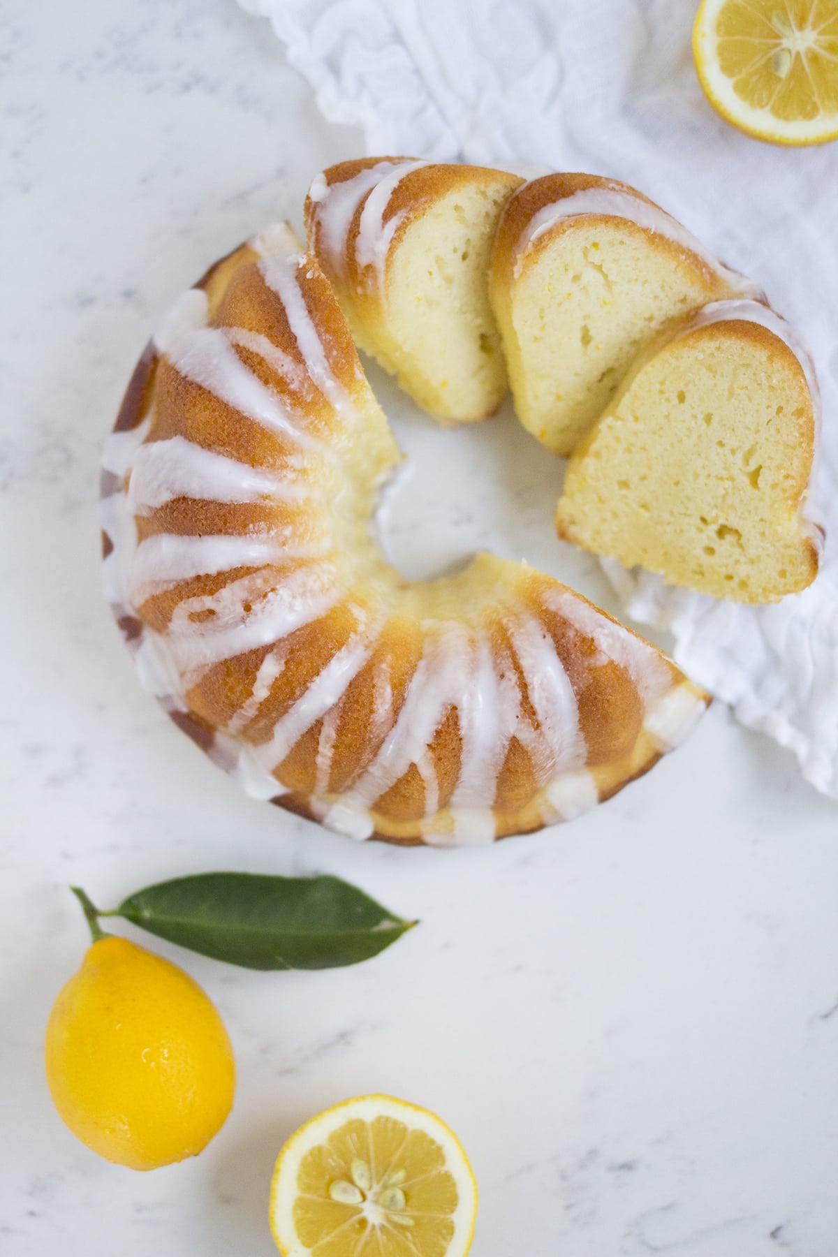 Lemon Yogurt Bundt Cake • Freutcake