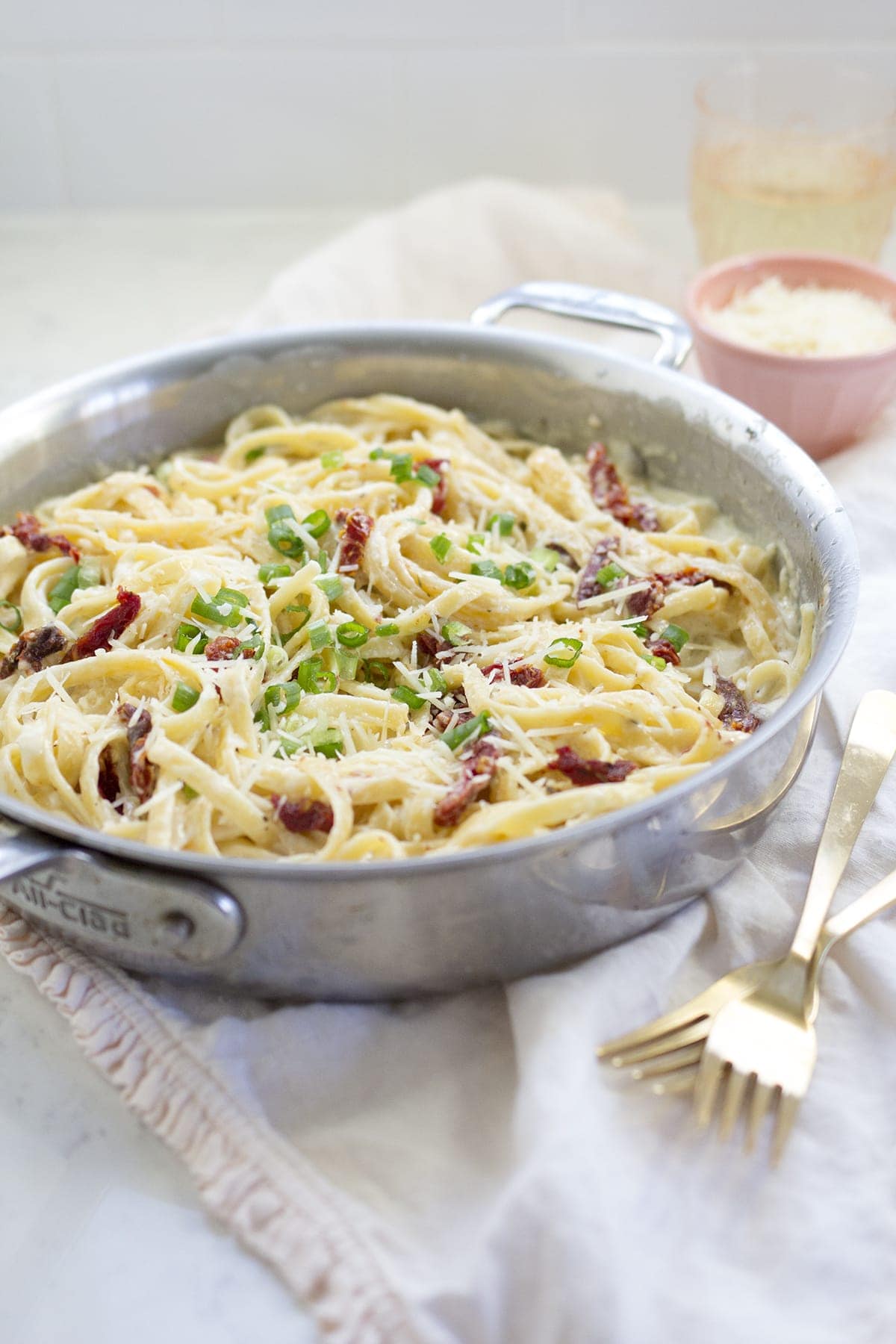 Fettuccine Alfredo with Sun-dried Tomatoes and Scallions