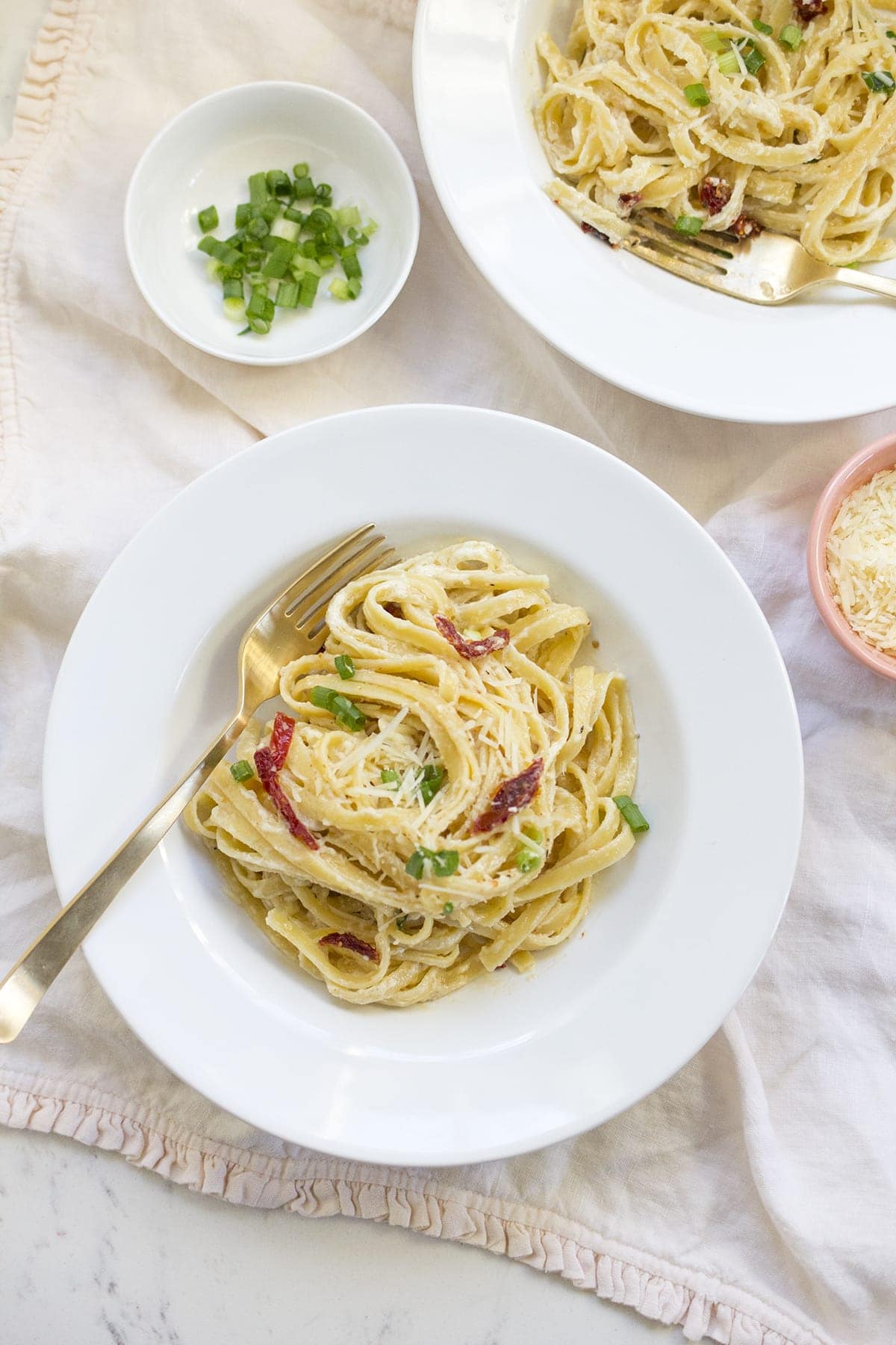 Fettuccine Alfredo with Sun-dried Tomatoes and Scallions