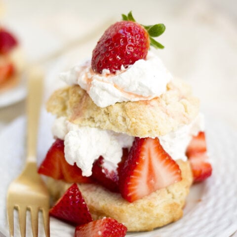 Strawberry Shortcakes • Freutcake