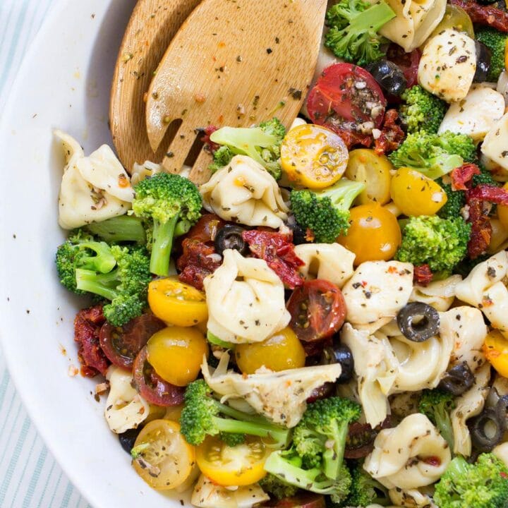 Easy Tortellini Pasta Salad with Sundried Tomatoes and Artichoke Hearts