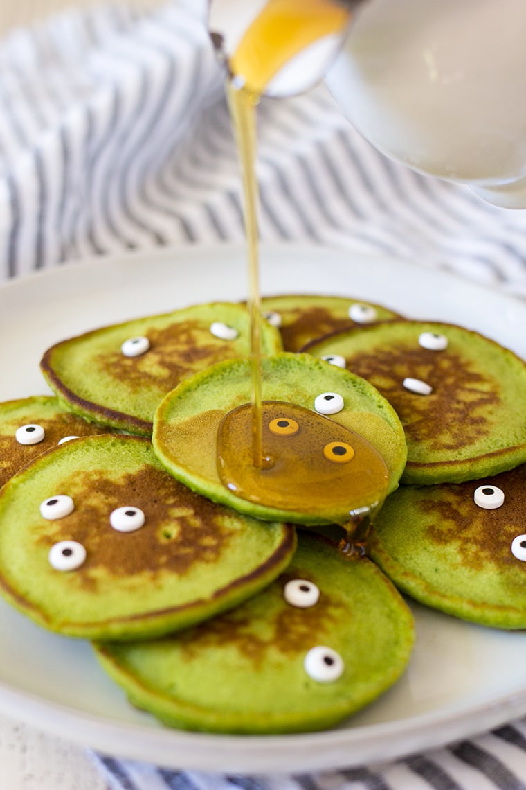 Healthy Halloween Monster Pancakes for Kids made with fresh spinach and no food coloring! 