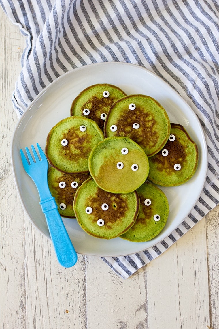 Healthy Halloween Monster Pancakes for Kids made with fresh spinach and no food coloring!