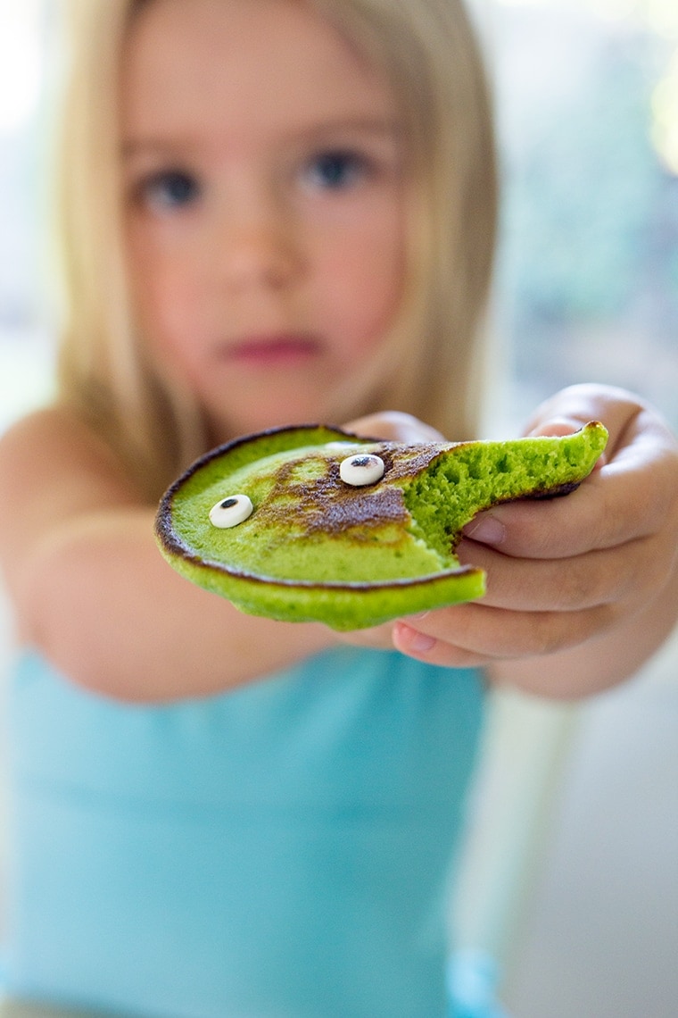 Healthy Halloween Monster Pancakes for Kids made with fresh spinach and no food coloring! 