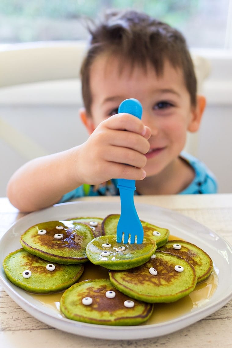 Healthy Halloween Monster Pancakes for Kids made with fresh spinach and no food coloring! 