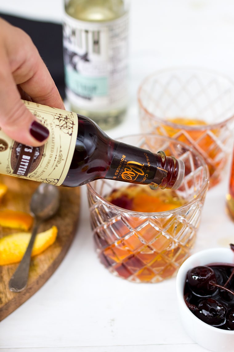 Halloween Old Fashioned Cocktail #halloween #cocktail #halloweencocktail #dryice #oldfashioned #chocolatecocktail