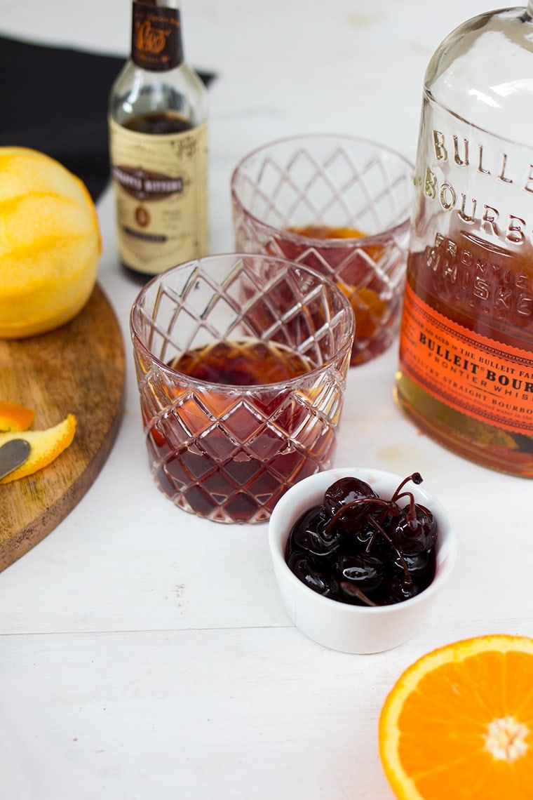 Halloween Old Fashioned Cocktail #halloween #cocktail #halloweencocktail #dryice #oldfashioned #chocolatecocktail