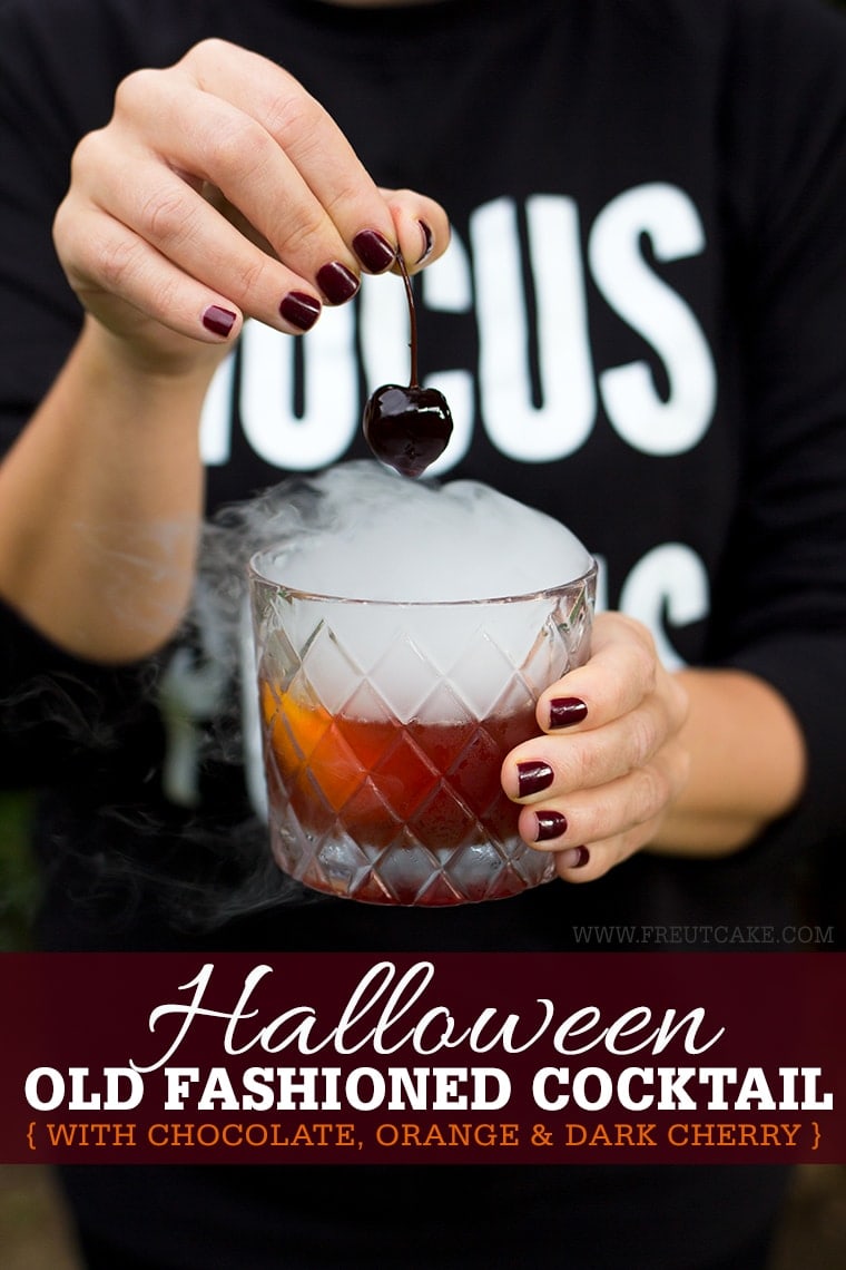 Halloween Old Fashioned Cocktail #halloween #cocktail #halloweencocktail #dryice #oldfashioned #chocolatecocktail