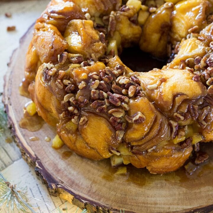 Caramel Apple Monkey Bread Recipe #monkeybread #easy #biscuitdough #christmas #caramel #apple #pecan #christmasmorning #breakfast