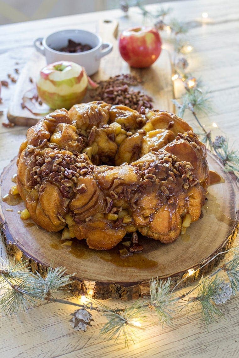 Caramel Apple Monkey Bread Recipe #monkeybread #easy #biscuitdough #christmas #caramel #apple #pecan #christmasmorning #breakfast 