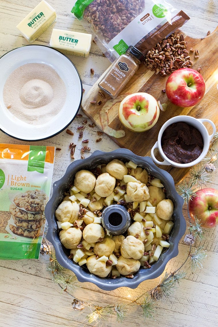 Caramel Apple Monkey Bread Recipe #monkeybread #easy #biscuitdough #christmas #caramel #apple #pecan #christmasmorning #breakfast 