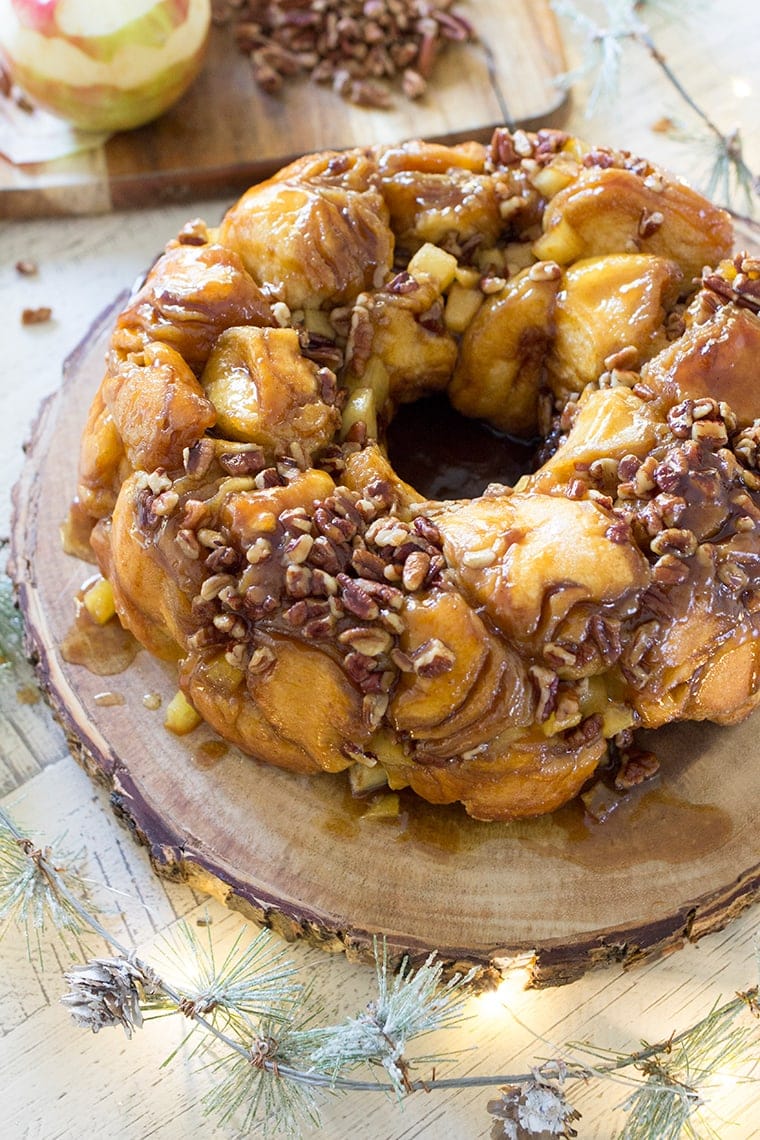 Caramel Apple Monkey Bread Recipe #monkeybread #easy #biscuitdough #christmas #caramel #apple #pecan #christmasmorning #breakfast 