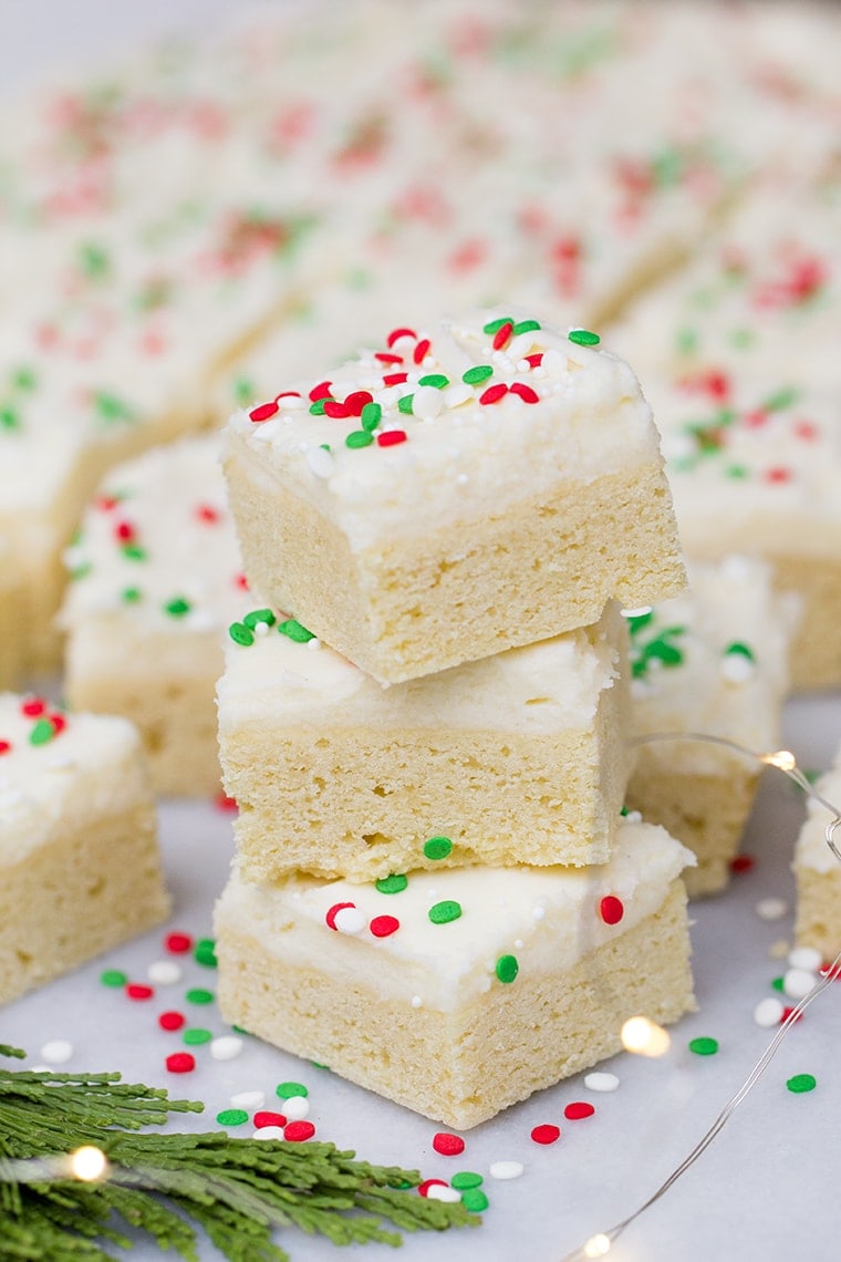 Christmas Sugar Cookie Bars with Cream Cheese Frosting • Freutcake