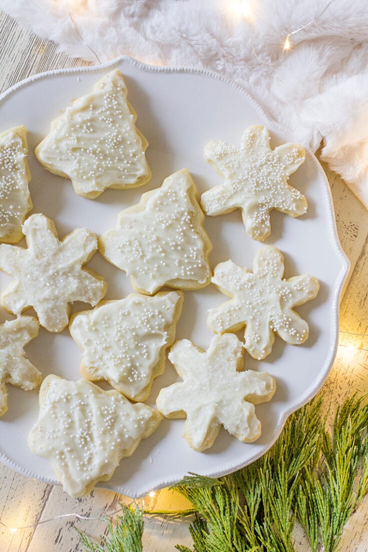 Classic Frosted Cutout Sugar Cookies • Freutcake