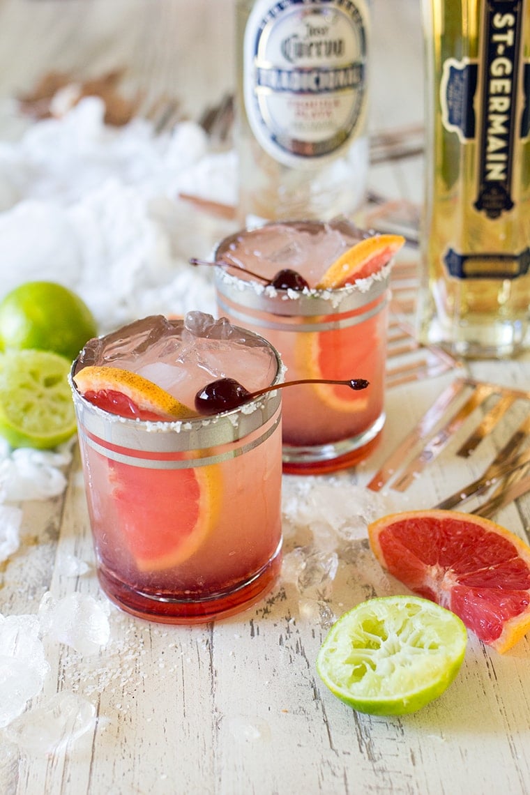 Elderflower Grapefruit Margaritas #cocktail #margarita #drinks #stgermain #grapefruit #tequila