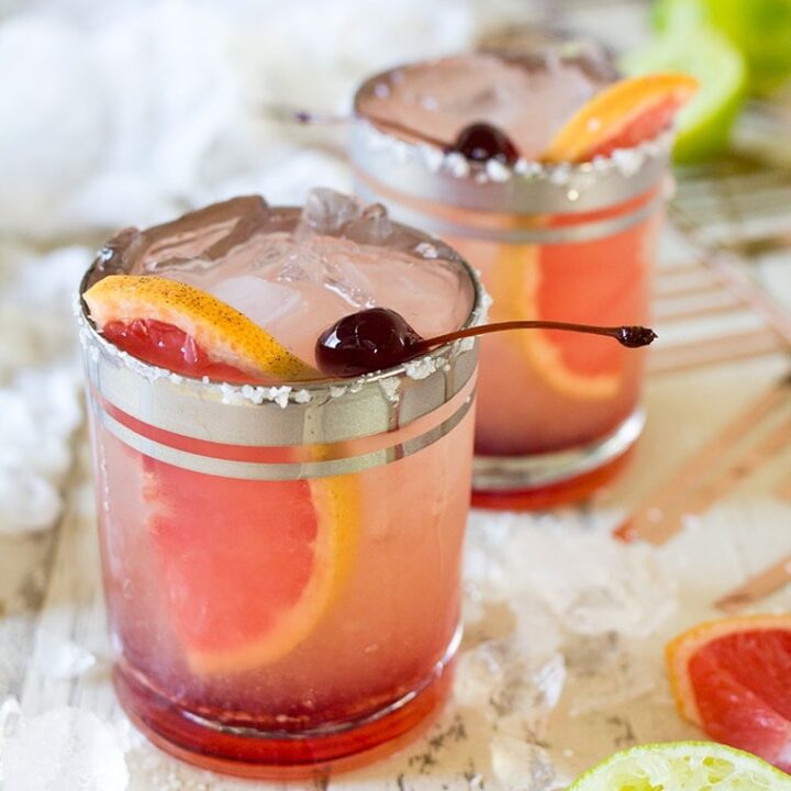 Elderflower Grapefruit Margaritas #cocktail #margarita #drinks #stgermain #grapefruit #tequila
