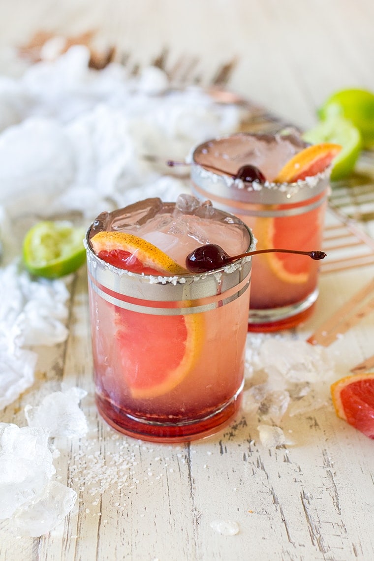 Elderflower Grapefruit Margaritas #cocktail #margarita #drinks #stgermain #grapefruit #tequila