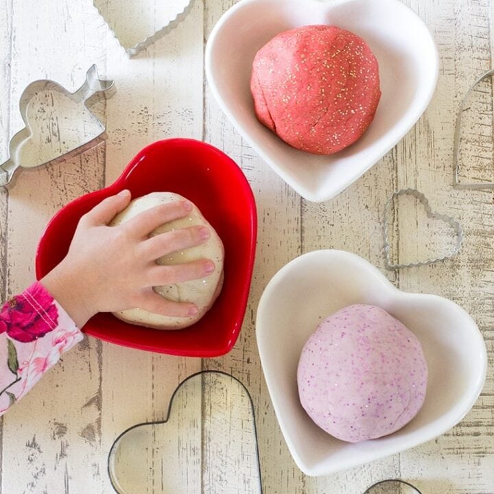 Valentines Day Scented Playdough #valentinesday #valentines #playdough #sensoryplay #easy #easyplaydough #lavenderplaydough #peppermintplaydough #sugarcookie #sugarcookieplaydough #essentialoilplaydough