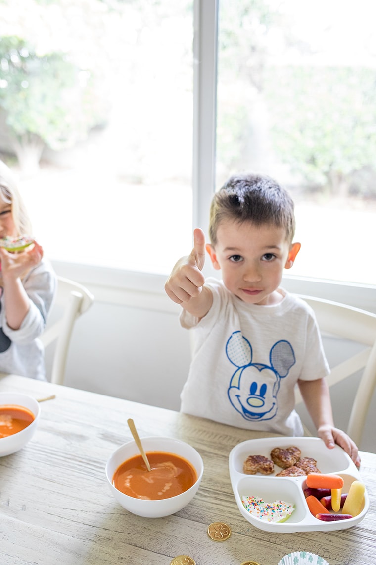 Healthy St Patricks Day Inspired Lunch for Kids #healthy #kidfriendly #toddlermeal #fun #stpatricksday 