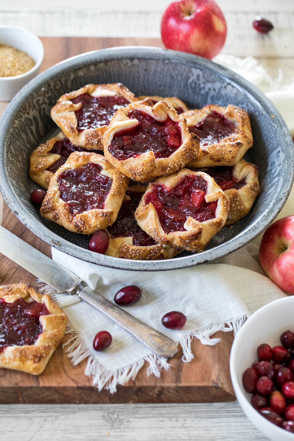 Easy Cranberry Apple Tarts #Thanksgiving #cranberrytart #easypie #thanksgivingpie