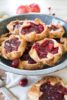 Easy Cranberry Apple Tarts #Thanksgiving #cranberrytart #easypie #thanksgivingpie