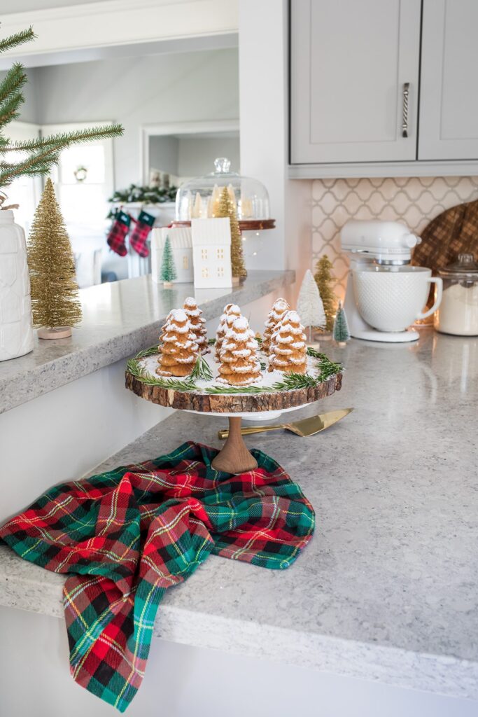 Our Pine Tree Inspired Christmas Kitchen Decor ??? Freutcake