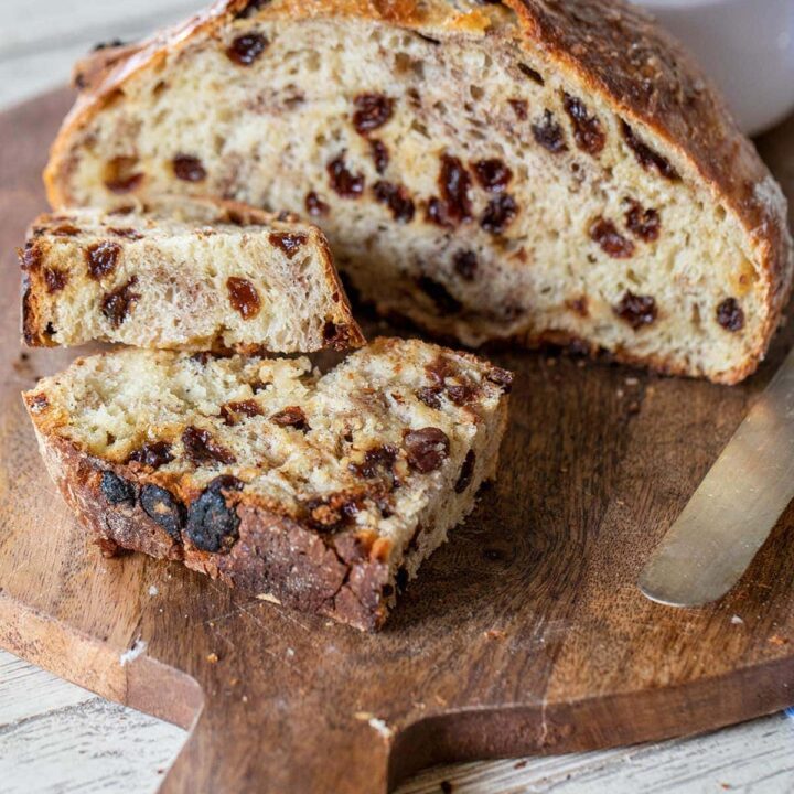 No Knead Cinnamon Raisin Bread