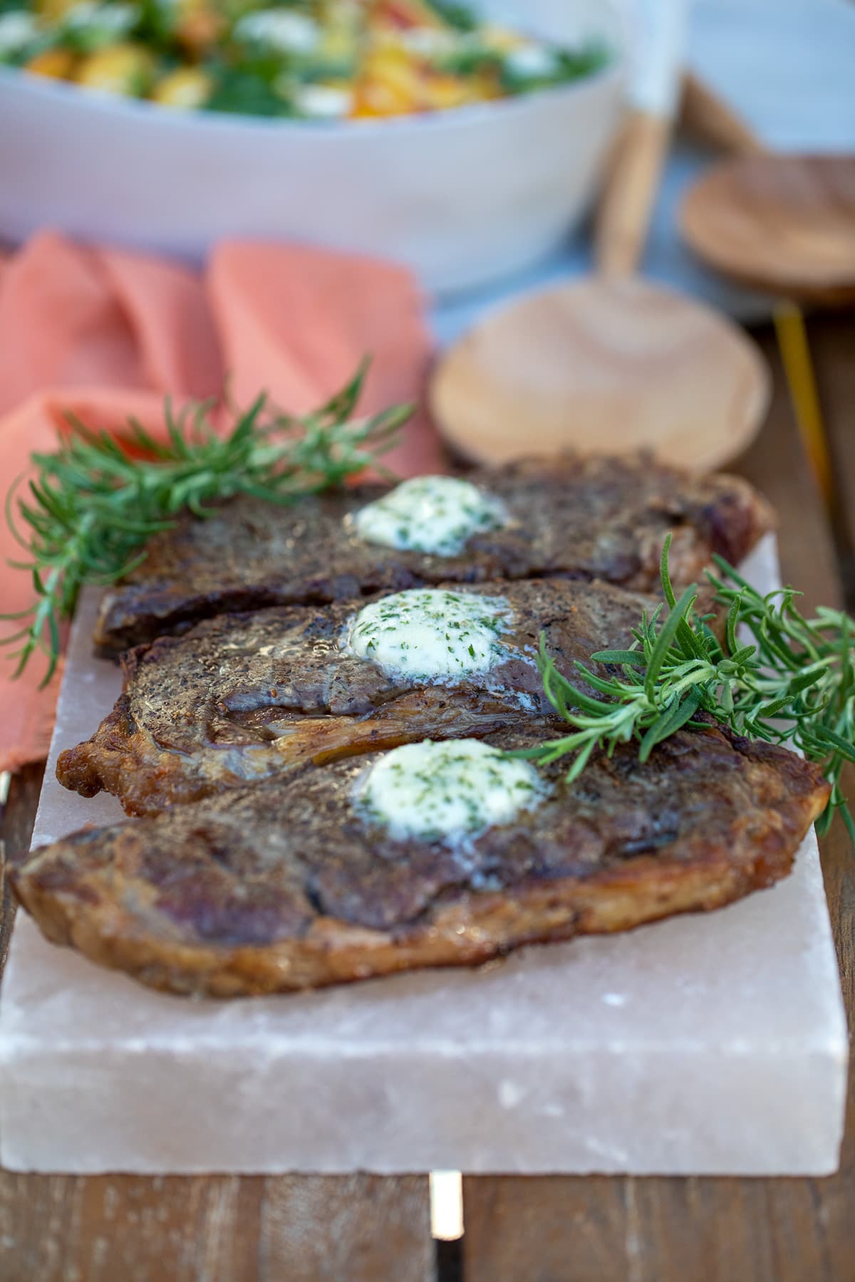 Perfect Grilled Steak with Herb Butter • Freutcake