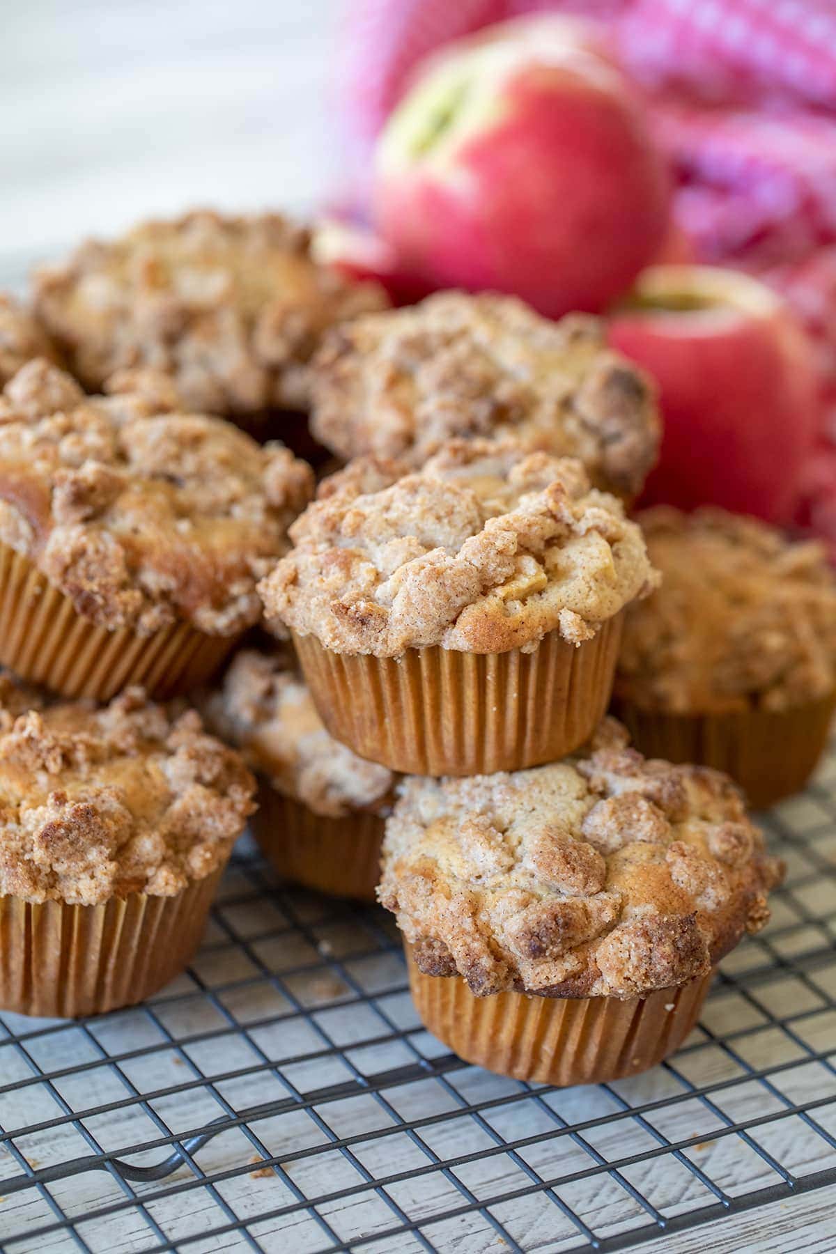 Apple Cinnamon Streusel Muffins • Freutcake