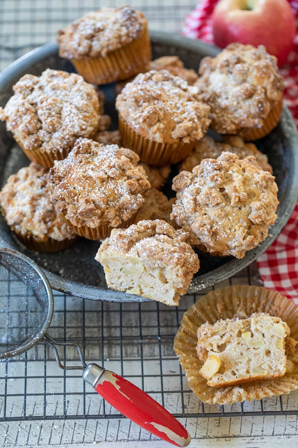 Apple Cinnamon Streusel Muffins • Freutcake