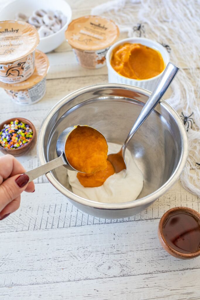 Pumpkin Yogurt Boo Bark • Freutcake