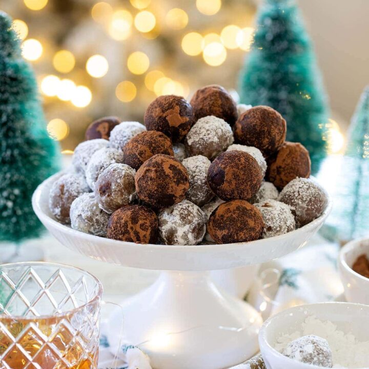 Old Fashioned Bourbon Balls • Freutcake