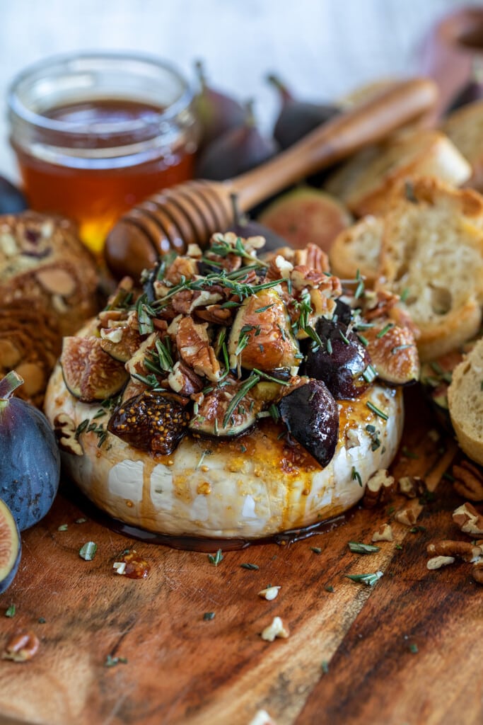 Fig and Honey Baked Brie • Freutcake