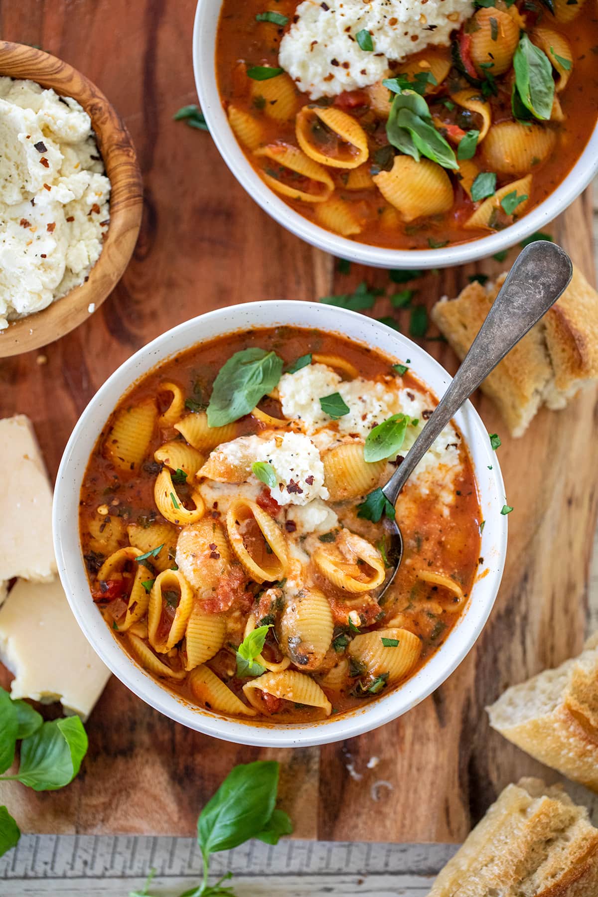 Stuffed Shells Soup turns the classic flavors of Spinach and Ricotta Stuffed Shells into the coziest bowl of soup. #stuffedshells #soup