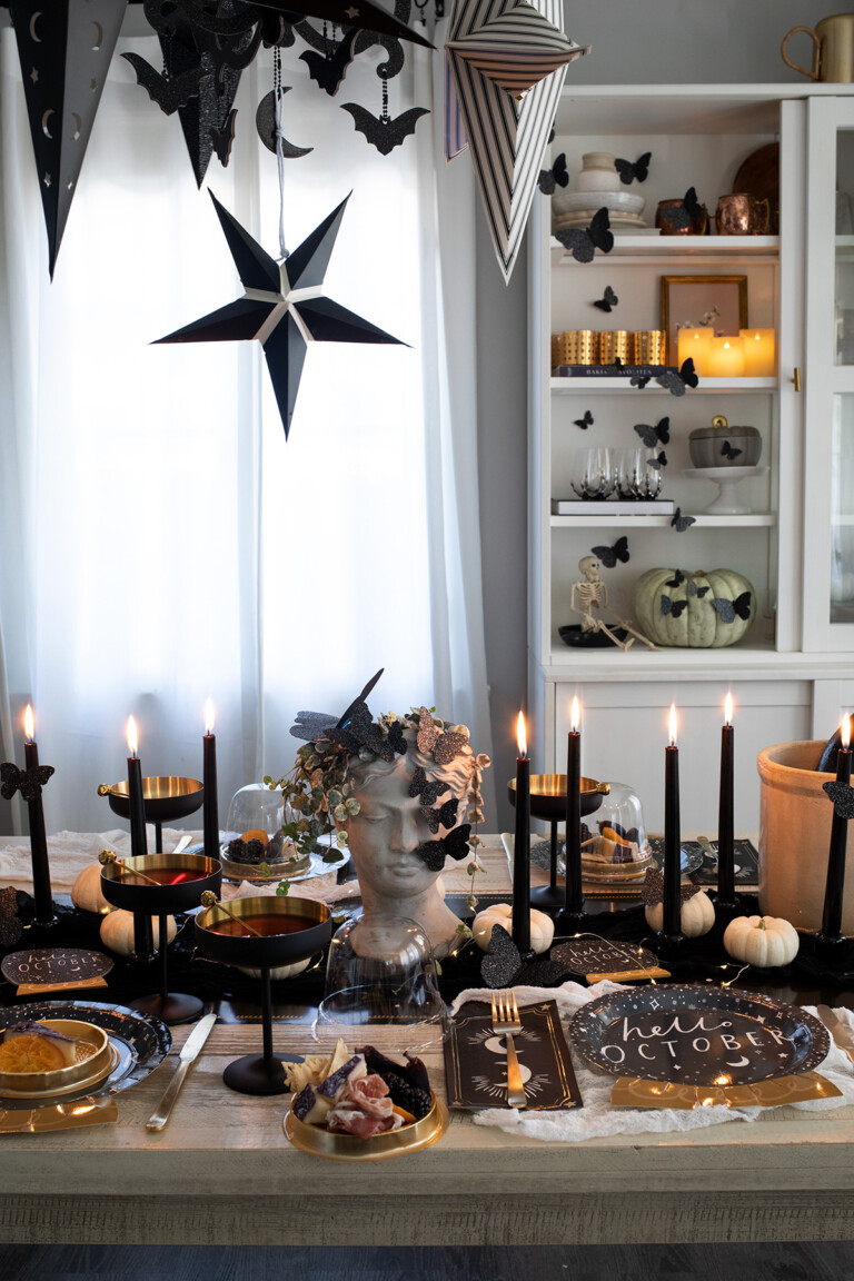 A Mystical Halloween Table • Freutcake