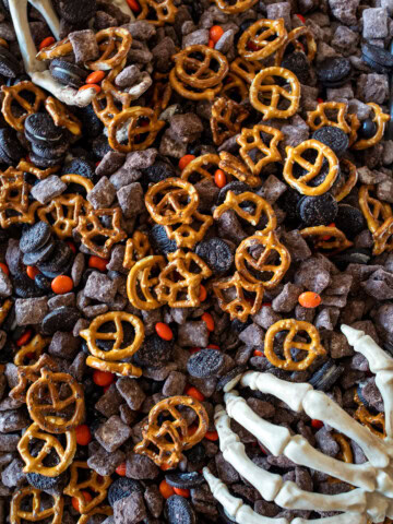 Halloween Muddy Buddies Recipe